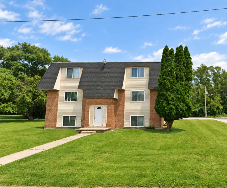 280 Tedmark Court, Kankakee, Illinois, owned and rented by Castlewood Properties.
